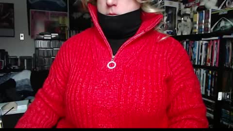 Snapshot of aspen_vale chatting on 12/07/24, 04:36 Aspen Vale online show from 12/07/24, 04:36