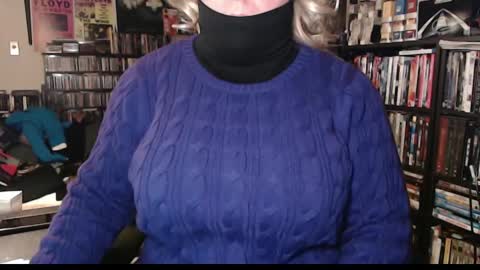 Snapshot of aspen_vale chatting on 12/31/24, 10:12 Aspen Vale online show from 12/31/24, 10:12