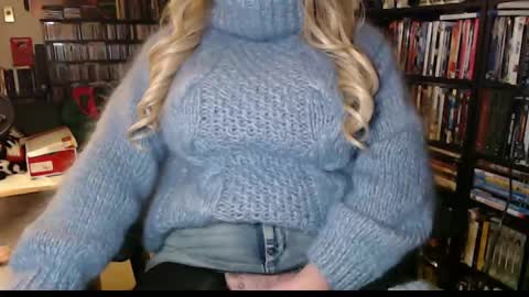 Snapshot of aspen_vale chatting on 02/17/25, 11:53 Aspen Vale online show from 02/17/25, 11:53