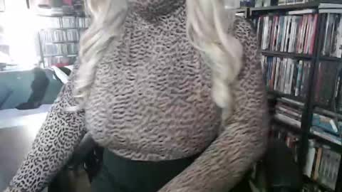 Aspen Vale online show from 10/06/25, 09:34