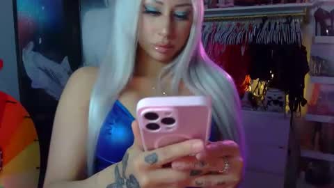 Snapshot of aspenmadden chatting on 09/17/25, 12:01 iwantaspen online show from 09/17/25, 12:01