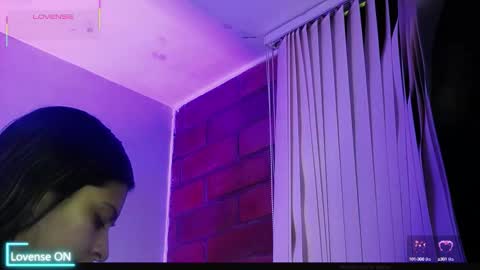 Snapshot of aspenruss chatting on 09/14/25, 06:18 online show from 09/14/25, 06:18