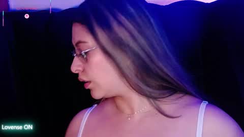 Snapshot of aspenruss chatting on 10/13/25, 02:22 online show from 10/13/25, 02:22