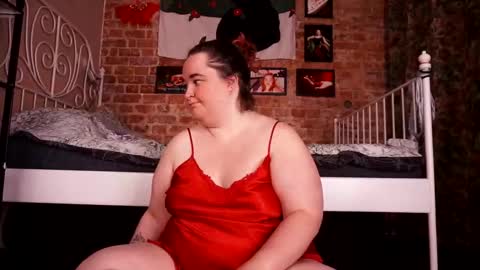 Snapshot of assgives chatting on 11/04/25, 02:43 Eva online show from 11/04/25, 02:43