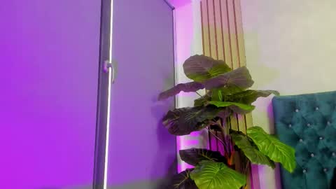 AsshleySing online show from 11/30/25, 09:24