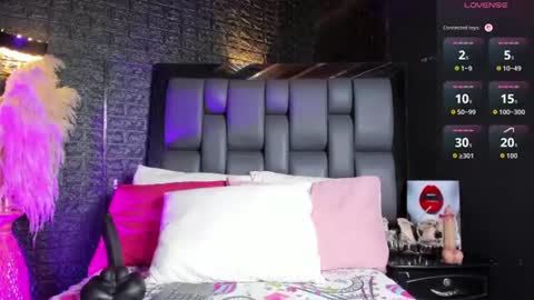 Nahomi  online show from 07/27/26, 10:33