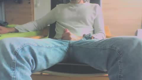 Snapshot of asslove851 chatting on 05/19/26, 03:18 Chriss online show from 05/19/26, 03:18
