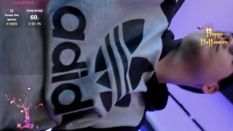 astablack_ online show from 09/09/25, 08:47