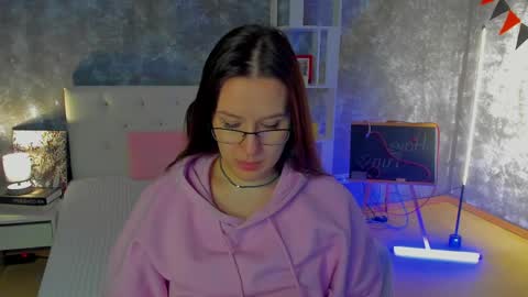 Snapshot of asti_bubbles chatting on 04/21/26, 01:42 Asti online show from 04/21/26, 01:42