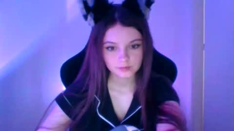astradream_ online show from 09/18/25, 03:47