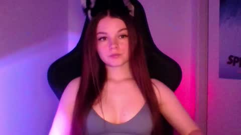 astradream_ online show from 10/23/25, 05:44