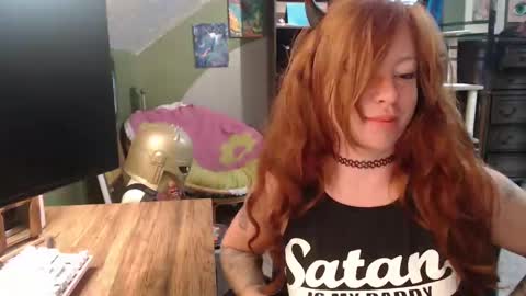 AstraeaSiren online show from 10/31/25, 05:36