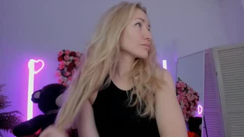 astramonroe online show from 06/04/26, 07:25