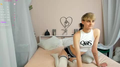 Snapshot of astrellia chatting on 10/07/25, 05:32 Diana online show from 10/07/25, 05:32