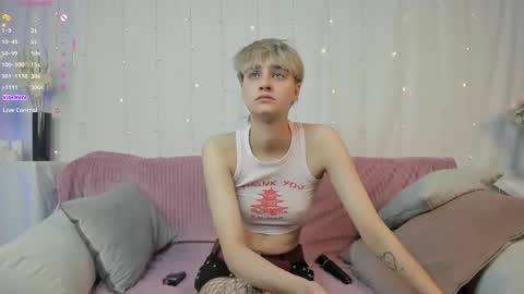 Snapshot of astrellia chatting on 10/11/25, 07:12 Diana online show from 10/11/25, 07:12