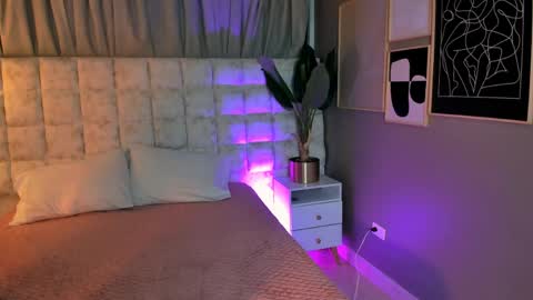 astrid_velle online show from 05/13/26, 01:03