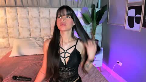 astrid_velle online show from 06/17/26, 01:08