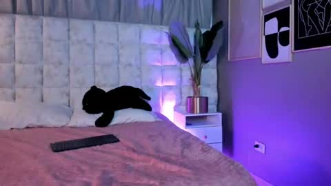 astrid_velle online show from 07/28/26, 12:51