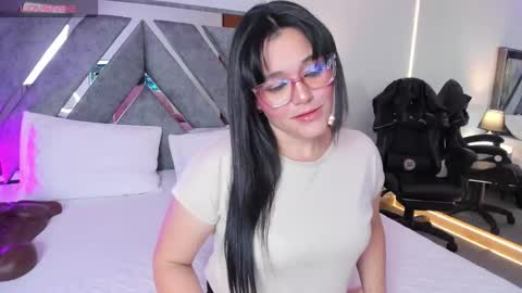 Snapshot of astrid_williams_ chatting on 03/14/26, 03:45 Astrid online show from 03/14/26, 03:45