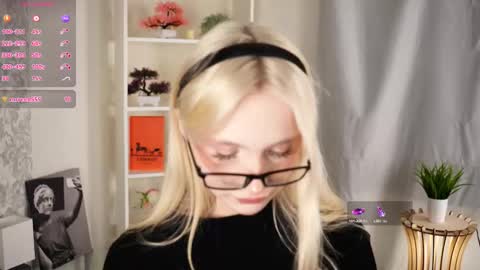 Kate online show from 11/20/25, 04:18