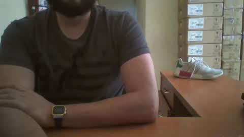 Snapshot of astro_boy_01 chatting on 10/15/25, 09:37 astro_boy_01 online show from 10/15/25, 09:37