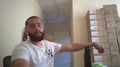 Snapshot of astro_boy_01 chatting on 10/17/25, 09:17 astro_boy_01 online show from 10/17/25, 09:17