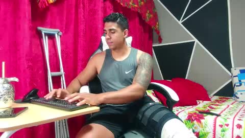 Astrom model independent online show from 11/25/25, 10:43