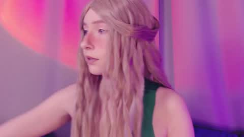 Snapshot of astromy chatting on 12/29/24, 05:54 Bonnie online show from 12/29/24, 05:54