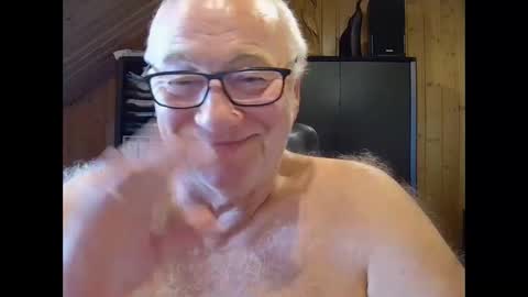 asusandy online show from 10/04/25, 02:04