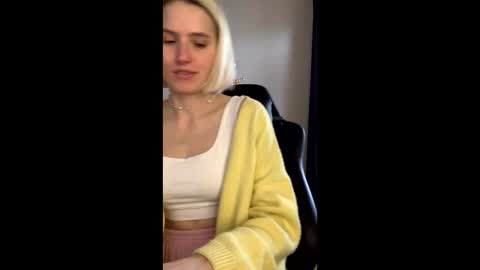 Snapshot of asya_new chatting on 10/28/25, 09:24 asya_new online show from 10/28/25, 09:24