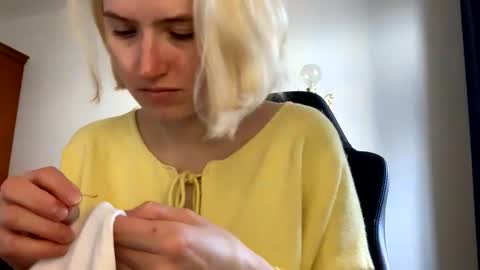 Snapshot of asya_new chatting on 10/30/25, 11:11 asya_new online show from 10/30/25, 11:11