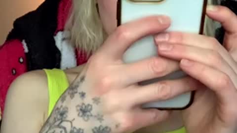 Snapshot of asya_new chatting on 11/27/25, 01:35 asya_new online show from 11/27/25, 01:35