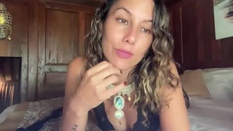 Snapshot of atara25 chatting on 05/18/26, 04:18 Atara online show from 05/18/26, 04:18