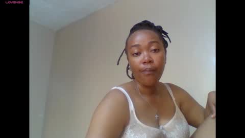 Snapshot of atara_seren chatting on 02/21/26, 11:44 atara_seren online show from 02/21/26, 11:44