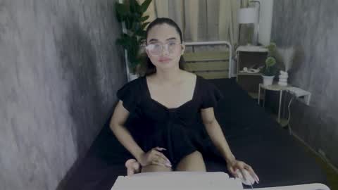 Snapshot of atashakendall chatting on 12/13/25, 11:21 atashakendall online show from 12/13/25, 11:21