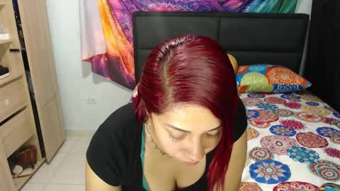 Snapshot of atena_messy chatting on 09/18/25, 01:18 atena messy online show from 09/18/25, 01:18