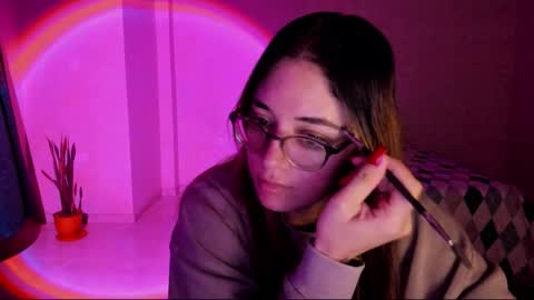 Snapshot of atenas__05 chatting on 11/20/25, 09:20 atenas online show from 11/20/25, 09:20