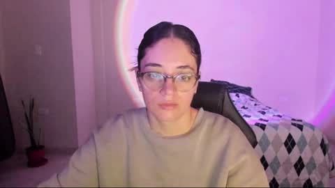 Snapshot of atenas__05 chatting on 11/21/25, 09:30 atenas online show from 11/21/25, 09:30