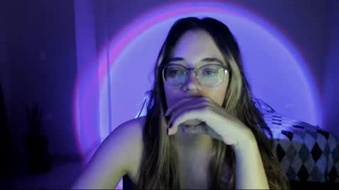 Snapshot of atenas__05 chatting on 11/23/25, 09:20 atenas online show from 11/23/25, 09:20