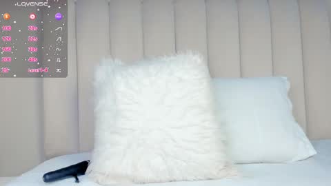 ATENEA ROBERTS Sofia online show from 01/29/25, 05:40