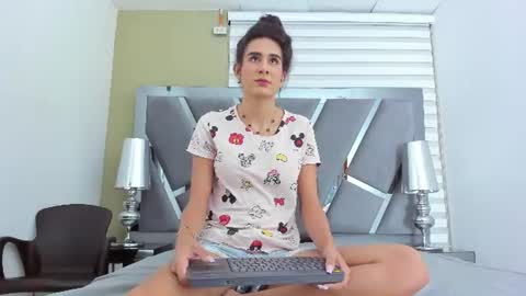 atenea online show from 06/12/26, 04:22
