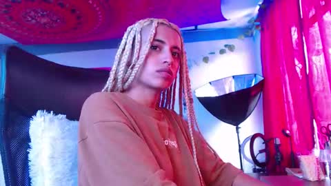 Snapshot of ateneasairce chatting on 10/03/25, 04:15 Atenea online show from 10/03/25, 04:15