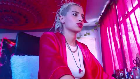 Snapshot of ateneasairce chatting on 11/17/25, 01:28 Atenea online show from 11/17/25, 01:28