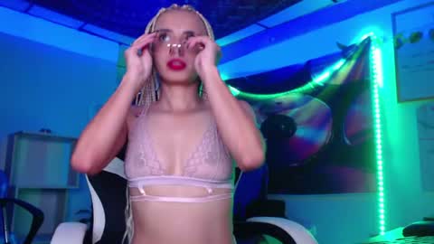 Atenea online show from 06/30/26, 01:06