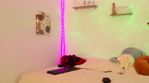 ATENEA MAKRI online show from 01/04/25, 06:30