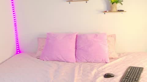 ATENEA MAKRI online show from 01/28/25, 11:50