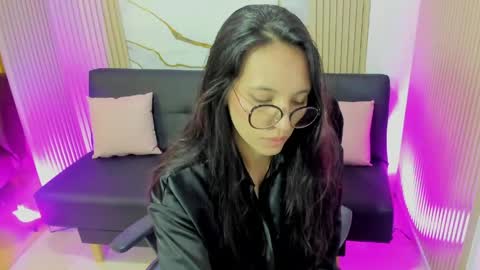 Snapshot of athenaa_tay chatting on 06/07/26, 03:43 Atenea online show from 06/07/26, 03:43