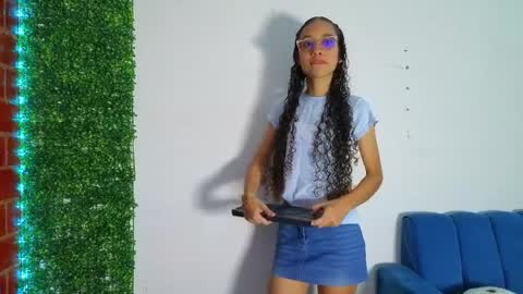Snapshot of athenea_03 chatting on 04/04/26, 08:06 Athenea online show from 04/04/26, 08:06