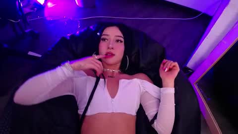 athenea_foxy online show from 10/21/25, 09:15