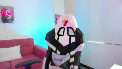atheneaa_as online show from 06/04/26, 08:59